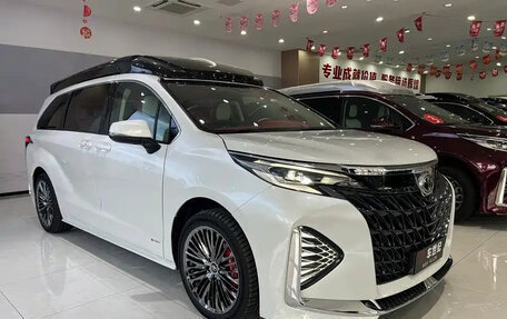 Toyota Sienna, 2024 год, 6 500 000 рублей, 3 фотография