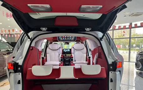 Toyota Sienna, 2024 год, 6 500 000 рублей, 21 фотография