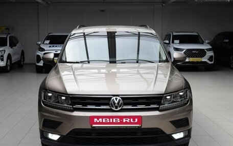 Volkswagen Tiguan II, 2019 год, 2 200 000 рублей, 2 фотография
