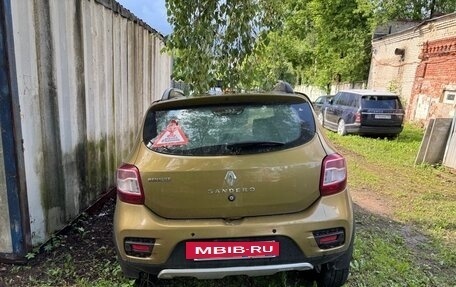 Renault Sandero II рестайлинг, 2015 год, 410 000 рублей, 3 фотография