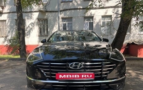 Hyundai Sonata VIII, 2021 год, 2 230 000 рублей, 2 фотография
