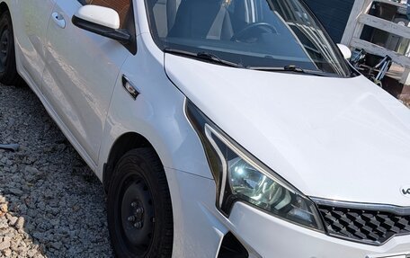 KIA Rio IV, 2021 год, 950 000 рублей, 2 фотография