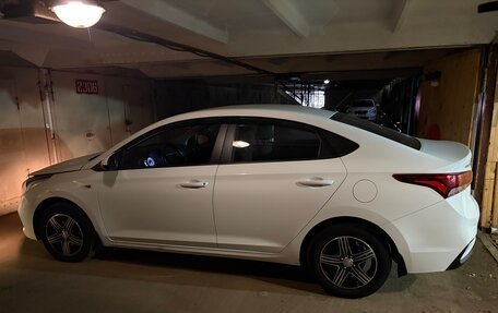 Hyundai Solaris II рестайлинг, 2018 год, 1 400 000 рублей, 4 фотография