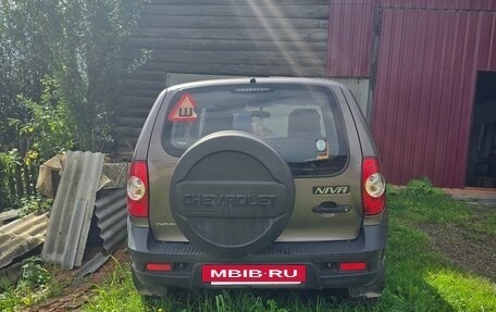 Chevrolet Niva I рестайлинг, 2015 год, 450 000 рублей, 6 фотография