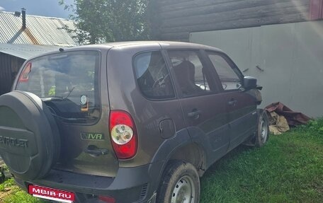Chevrolet Niva I рестайлинг, 2015 год, 450 000 рублей, 7 фотография