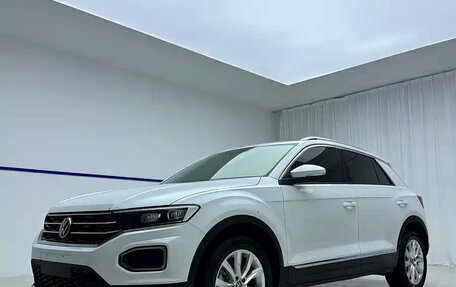 Volkswagen T-Roc I, 2022 год, 1 450 000 рублей, 1 фотография