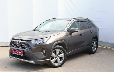 Toyota RAV4, 2021 год, 3 299 000 рублей, 1 фотография