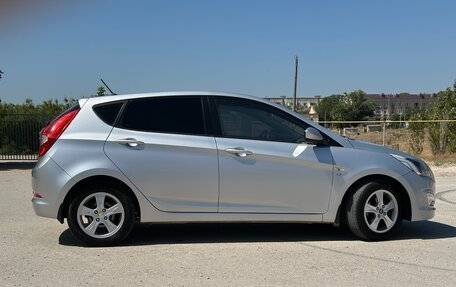 Hyundai Solaris II рестайлинг, 2015 год, 1 050 000 рублей, 4 фотография