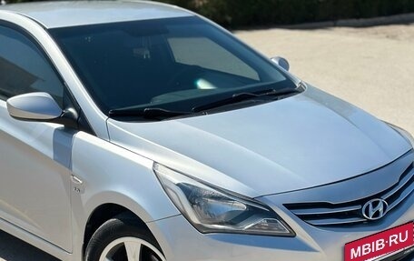 Hyundai Solaris II рестайлинг, 2015 год, 1 050 000 рублей, 5 фотография