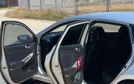 Hyundai Solaris II рестайлинг, 2015 год, 1 050 000 рублей, 11 фотография