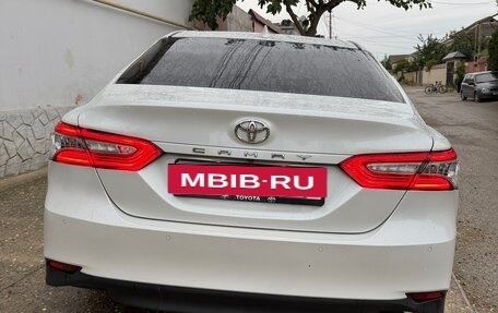 Toyota Camry, 2021 год, 2 400 000 рублей, 4 фотография