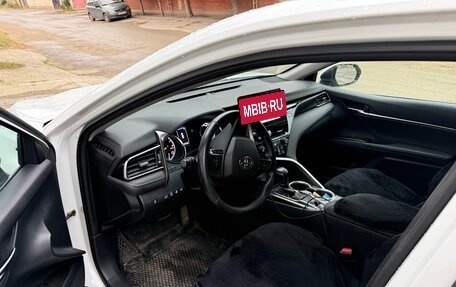Toyota Camry, 2021 год, 2 400 000 рублей, 5 фотография