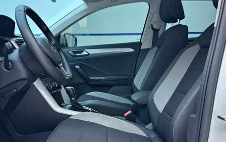 Volkswagen T-Roc I, 2022 год, 1 450 000 рублей, 7 фотография