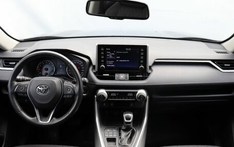 Toyota RAV4, 2021 год, 3 299 000 рублей, 13 фотография