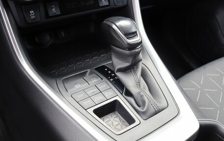 Toyota RAV4, 2021 год, 3 299 000 рублей, 18 фотография