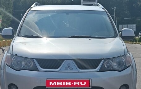 Mitsubishi Outlander III рестайлинг 3, 2008 год, 570 000 рублей, 1 фотография