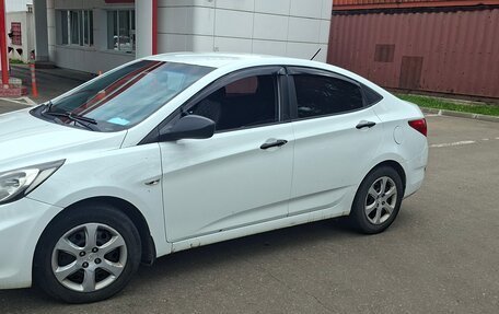 Hyundai Solaris II рестайлинг, 2013 год, 3 фотография