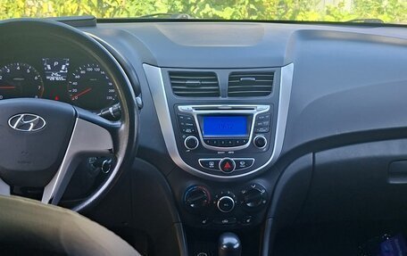 Hyundai Solaris II рестайлинг, 2013 год, 8 фотография