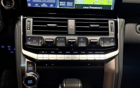Toyota Land Cruiser, 2022 год, 9 900 000 рублей, 16 фотография