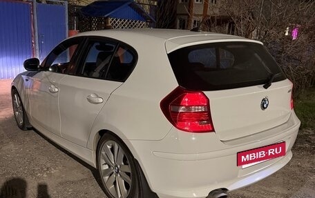 BMW 1 серия, 2011 год, 950 000 рублей, 2 фотография
