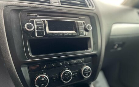 Volkswagen Jetta VI, 2013 год, 800 000 рублей, 12 фотография