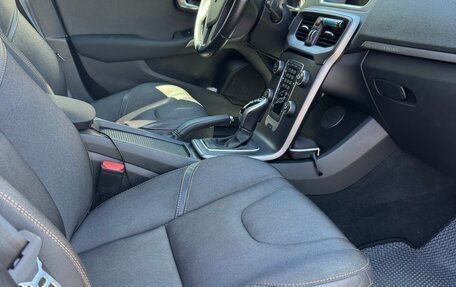 Volvo V40 Cross Country I, 2019 год, 2 200 000 рублей, 10 фотография