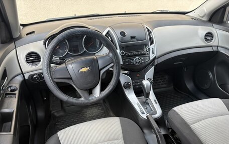 Chevrolet Cruze II, 2013 год, 800 000 рублей, 9 фотография