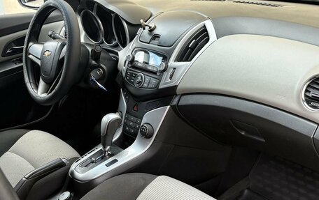 Chevrolet Cruze II, 2013 год, 800 000 рублей, 10 фотография