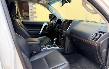 Toyota Land Cruiser Prado 150 рестайлинг 2, 2020 год, 4 900 000 рублей, 9 фотография