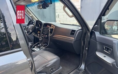 Mitsubishi Pajero IV, 2014 год, 2 570 000 рублей, 9 фотография