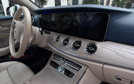 Mercedes-Benz E-Класс, 2017 год, 3 500 000 рублей, 12 фотография