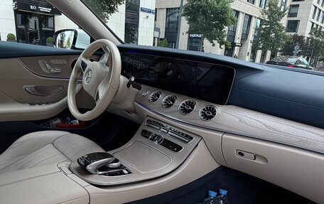 Mercedes-Benz E-Класс, 2017 год, 3 500 000 рублей, 13 фотография
