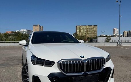 BMW 5 серия, 2024 год, 7 000 000 рублей, 3 фотография