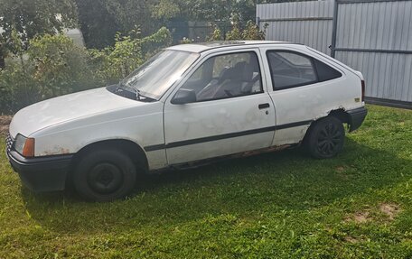 Opel Kadett E рестайлинг, 1988 год, 60 000 рублей, 3 фотография
