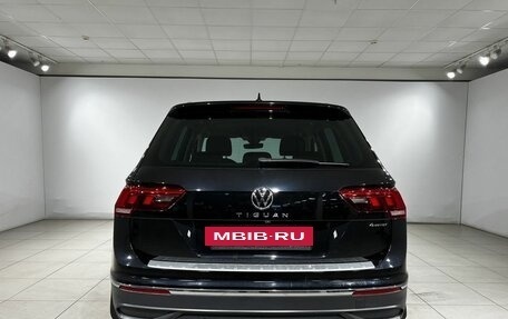 Volkswagen Tiguan II, 2021 год, 2 399 000 рублей, 6 фотография