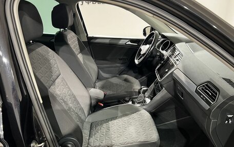 Volkswagen Tiguan II, 2021 год, 2 399 000 рублей, 17 фотография