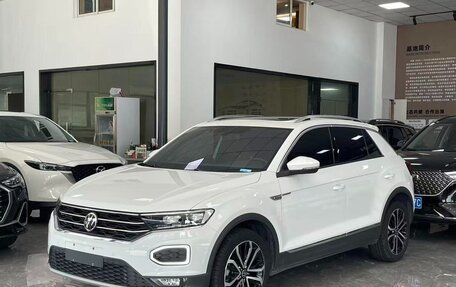 Volkswagen T-Roc I, 2022 год, 1 750 005 рублей, 1 фотография