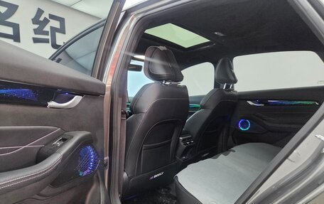 Geely Emgrand, 2025 год, 1 400 000 рублей, 10 фотография