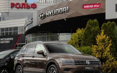 Volkswagen Tiguan II, 2018 год, 2 448 000 рублей, 2 фотография