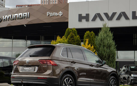 Volkswagen Tiguan II, 2018 год, 2 448 000 рублей, 4 фотография