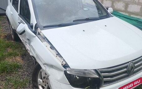 Renault Duster I рестайлинг, 2014 год, 400 000 рублей, 2 фотография