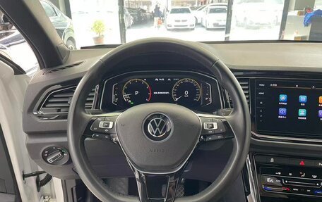 Volkswagen T-Roc I, 2022 год, 1 750 005 рублей, 8 фотография