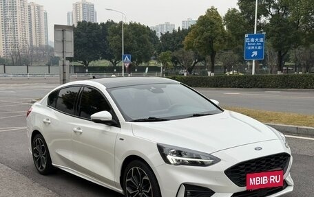 Ford Focus IV, 2022 год, 1 950 005 рублей, 2 фотография