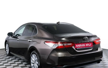 Toyota Camry, 2020 год, 2 645 000 рублей, 7 фотография