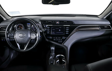 Toyota Camry, 2020 год, 2 645 000 рублей, 12 фотография