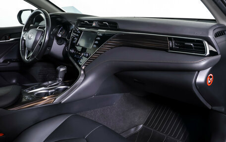 Toyota Camry, 2020 год, 2 645 000 рублей, 10 фотография