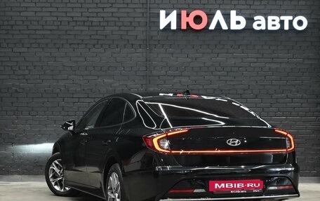 Hyundai Sonata VIII, 2019 год, 2 400 000 рублей, 4 фотография