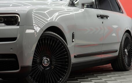 Rolls-Royce Cullinan, 2019 год, 26 990 000 рублей, 10 фотография