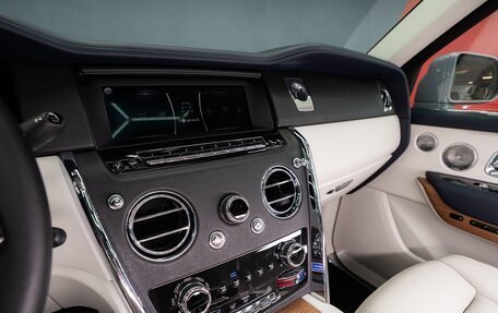 Rolls-Royce Cullinan, 2019 год, 26 990 000 рублей, 20 фотография