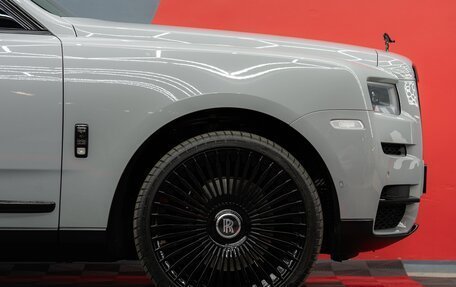 Rolls-Royce Cullinan, 2019 год, 26 990 000 рублей, 15 фотография